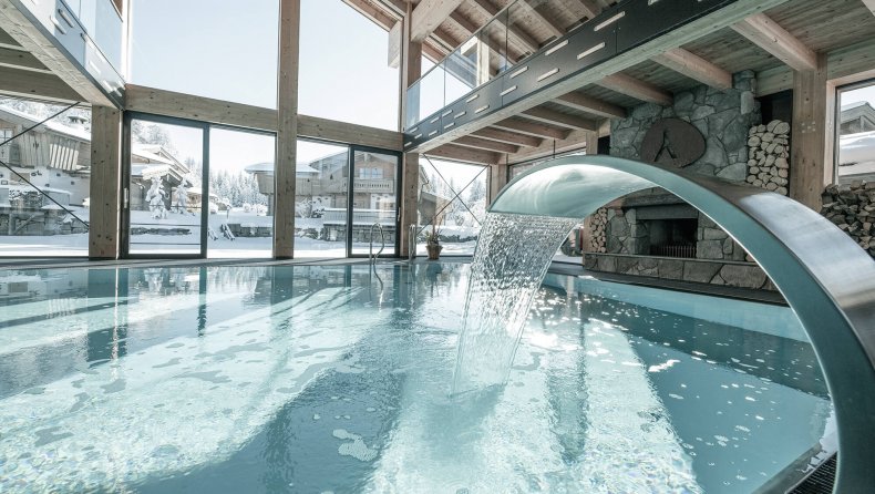 INNs HOLZ Wellness Mühlviertel Indoorpool im Winter